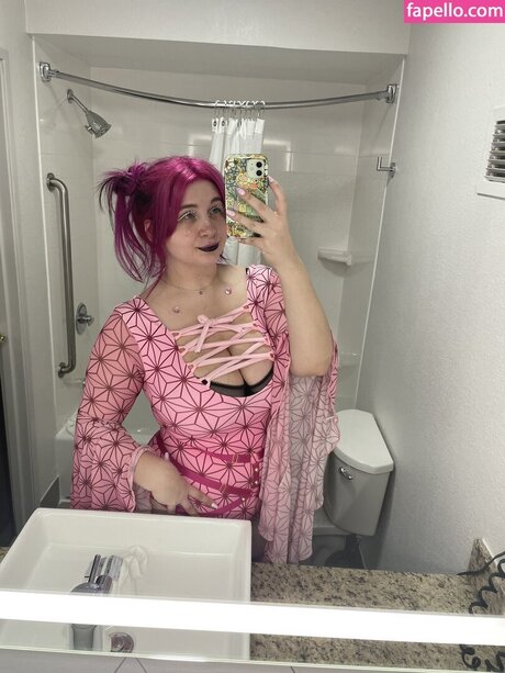 too0ldcat naked star pictures