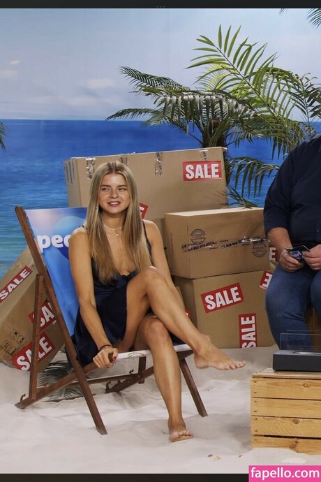 Pearl Tv Upskirt sex model archive