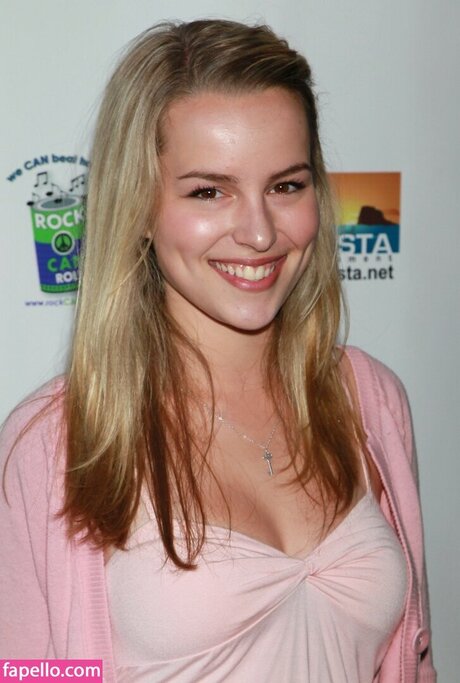 Bridgit Mendler model adult img