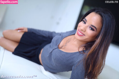 Isabella Jules art actress pic