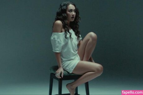 Meg DeLacy model pics