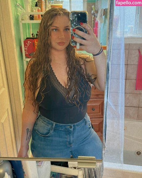 Ivy Andrews nude star gallery