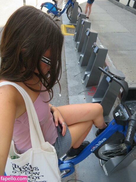 Cailey Presley Fleming art actress pics