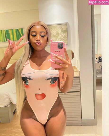 Yungnena star high quality photos