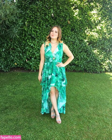 Sarah Whittle naked pornstar pics