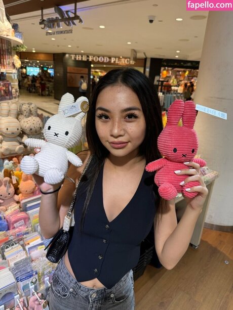 Eva Misaki nice model pic