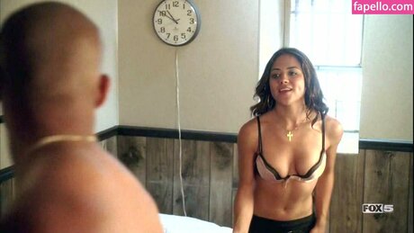 Camille Guaty star naked picture