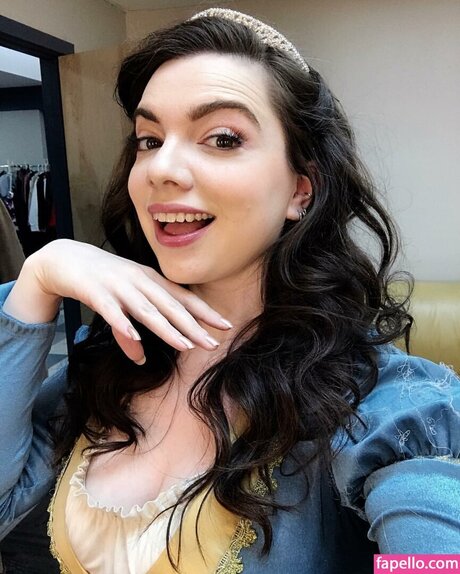 Sarah Hunter star nudes picture