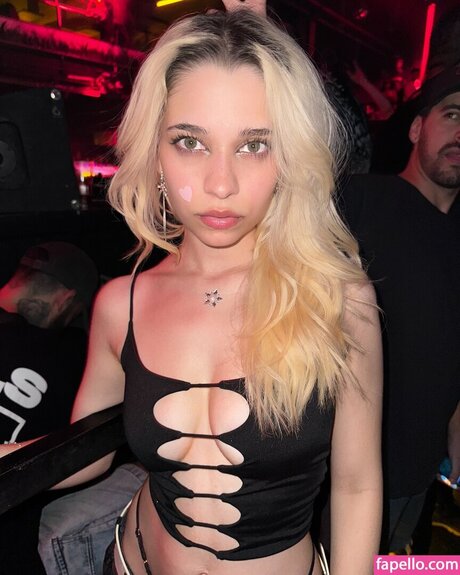 azura0618 free model pics