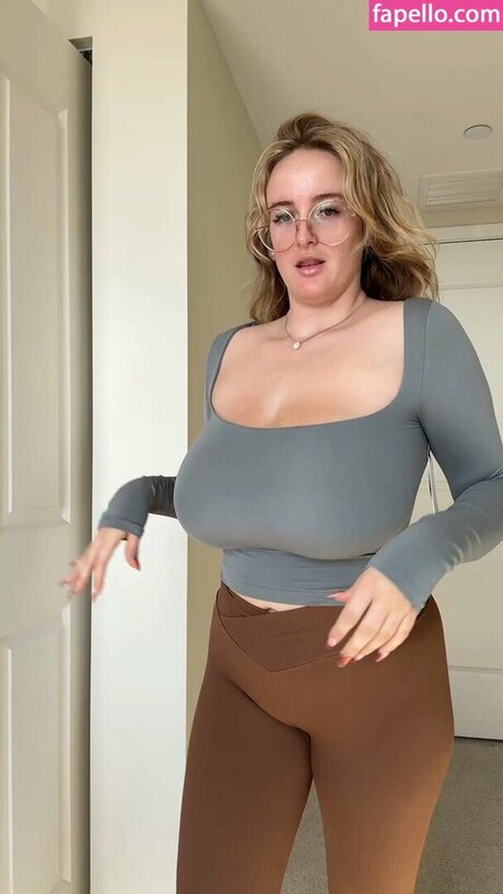 Ameliawetang best star pic