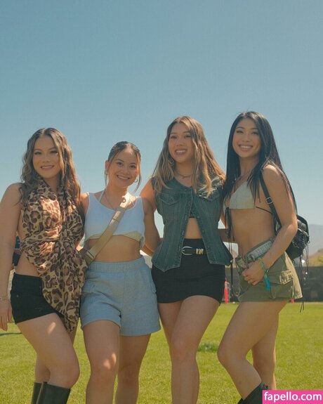 julienneby model nude picture