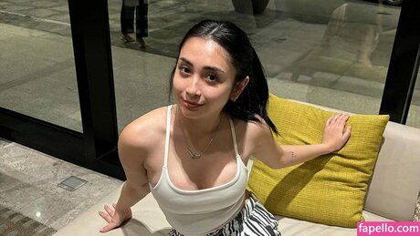 Bea Borres sexy pornstar img