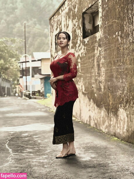 Siska Eee model beautiful galleries