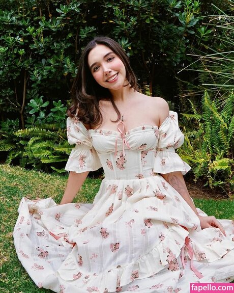 Bethcast star sexy picture