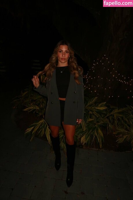 Kendal Grey pretty star image