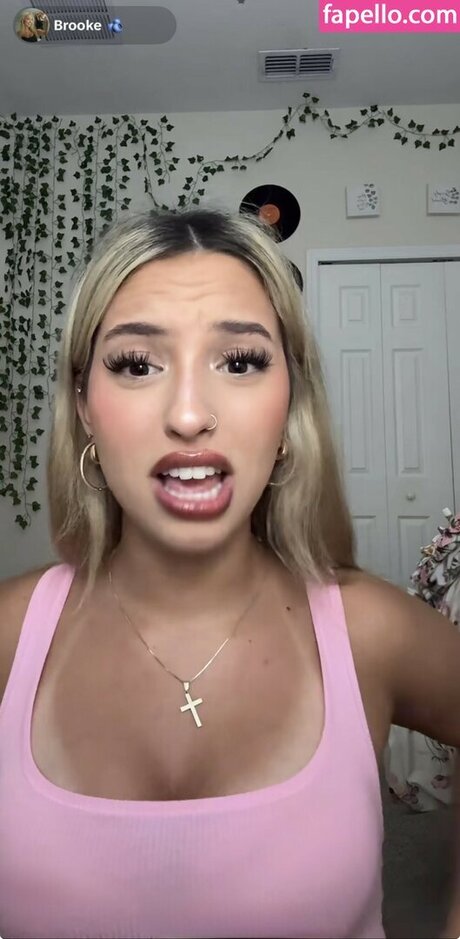 Cloud ASMR sexy pornstar pics