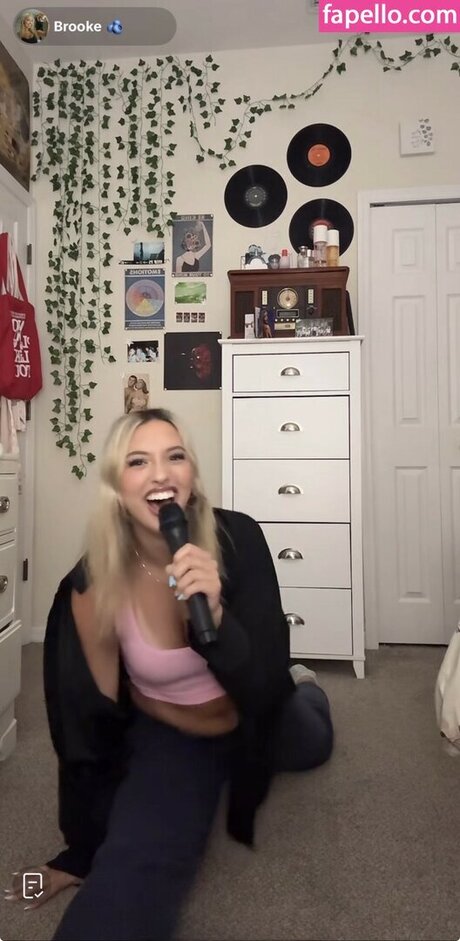 Cloud ASMR nude actress galleries