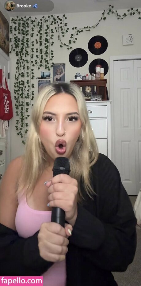 chubby teen onlyfans hot sexy image