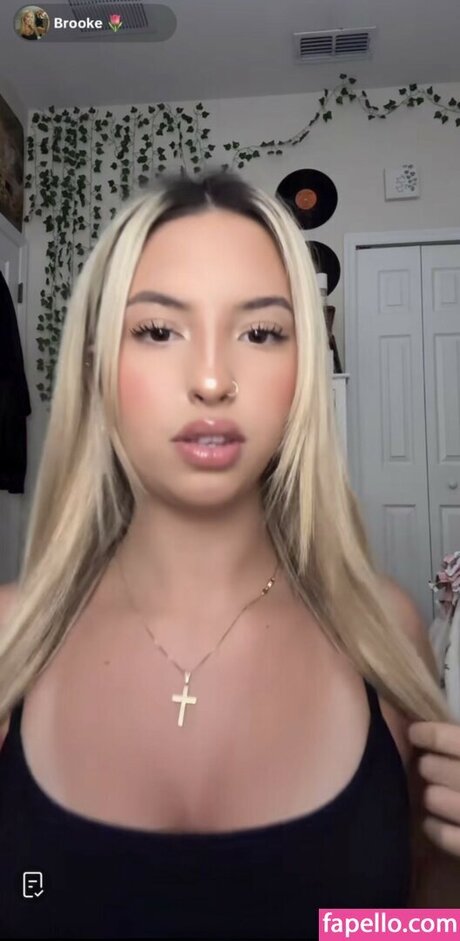 Cloud ASMR xxx pornstar photo