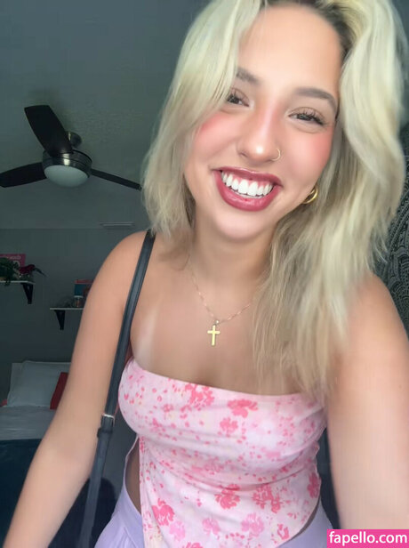 Cloud ASMR porn model pictures