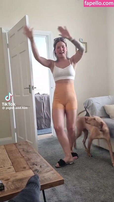 Piglet And Him free star pic