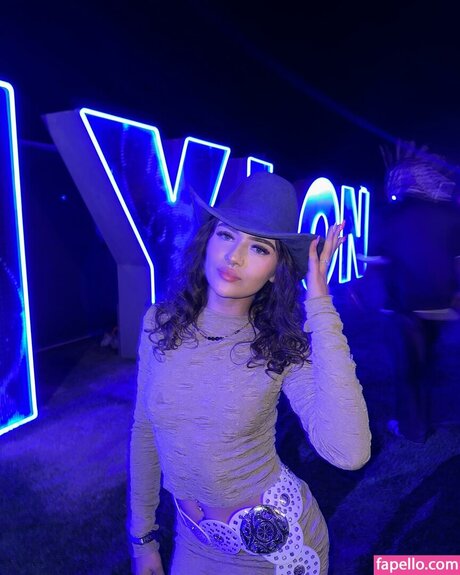 prymrr model exclusive img