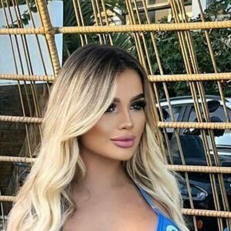 Debora Julia sex model picture