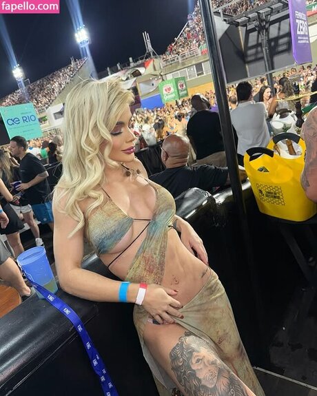 Debora Julia hot star pics