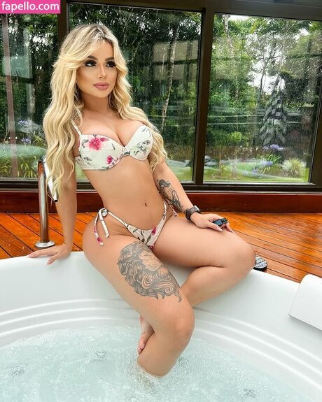 Debora Julia pornstar sexy picture