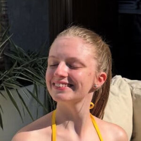 Edurd Quire11i hot star images