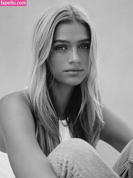 Sarah Hands perfect star pics