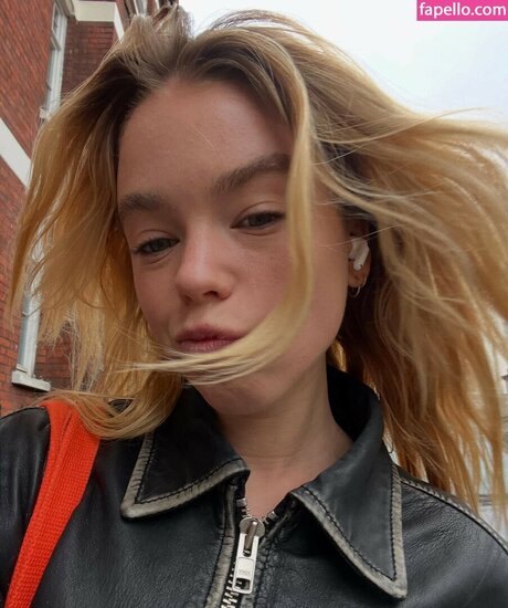 DCU Women hot star img