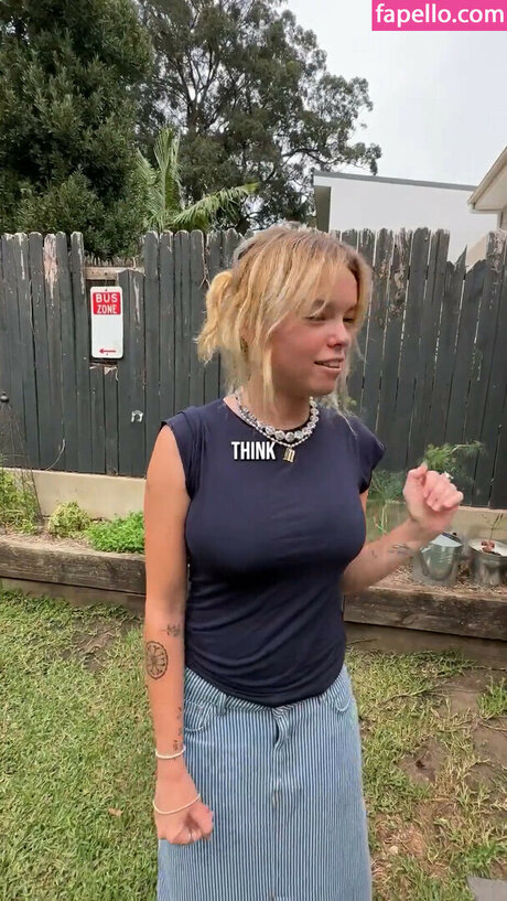 DCU Women model hd gallery