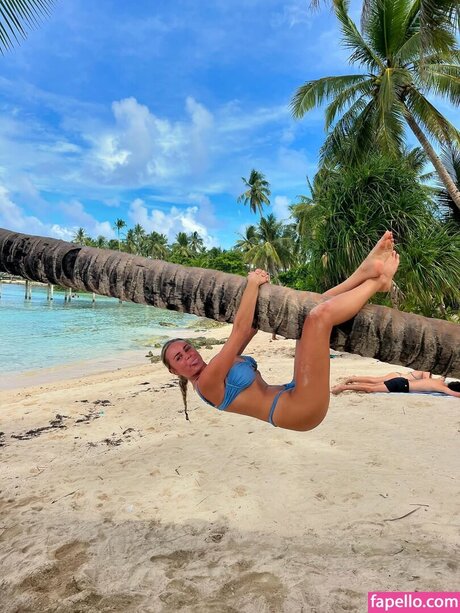 reeganbaildon_ hot actress picture