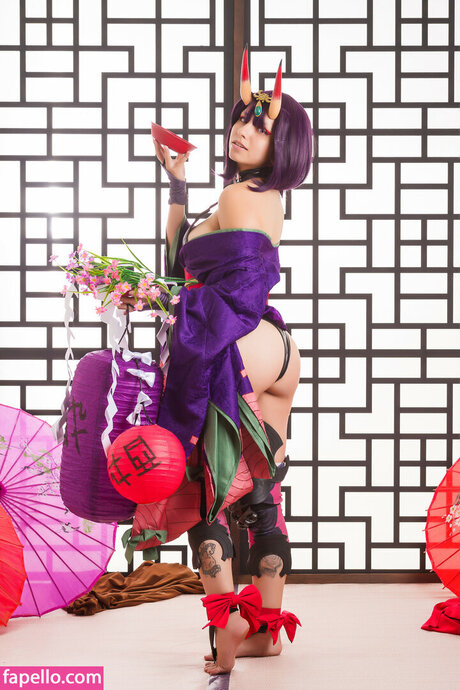 Ale Tanooki nude model photos