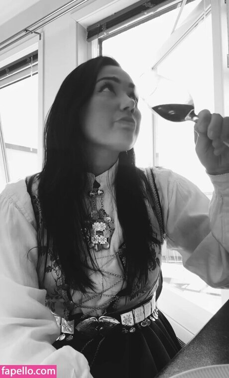 Alexandra Hetland Johnsen star high quality pic