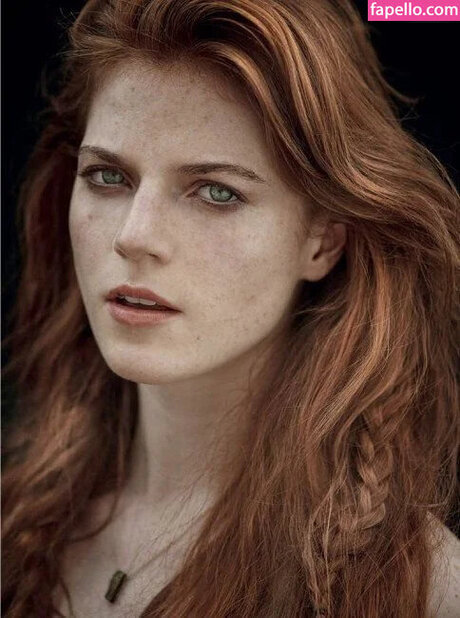 Rose Leslie nice pornstar image