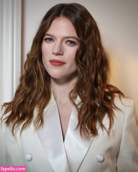 Rose Leslie star beautiful pics