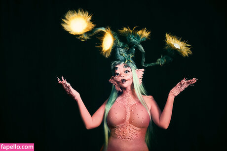 Melanie Martinez star nice picture