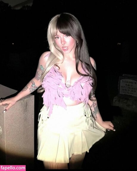 Melanie Martinez star art photo