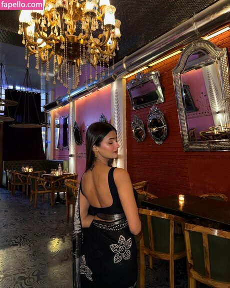 Shambhavi Singh model nice photo