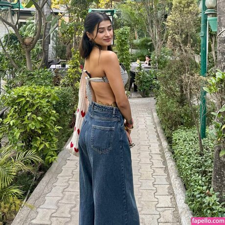 Shambhavi Singh sexy model images