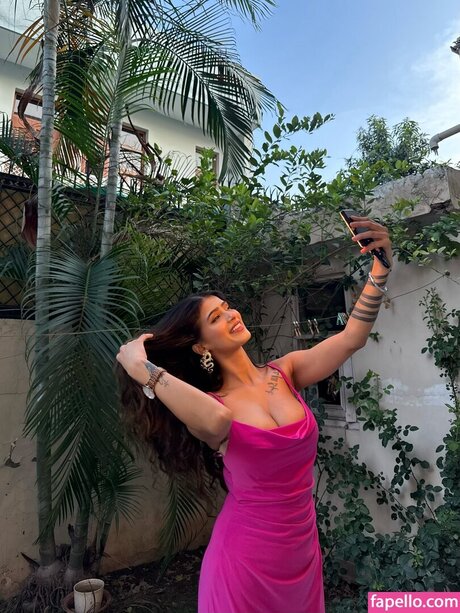 Shambhavi Singh model pornographic pic