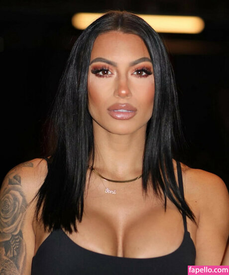 Toni Berenato hot actress img