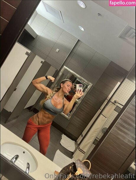 Rebekah Lea Willich star art pictures