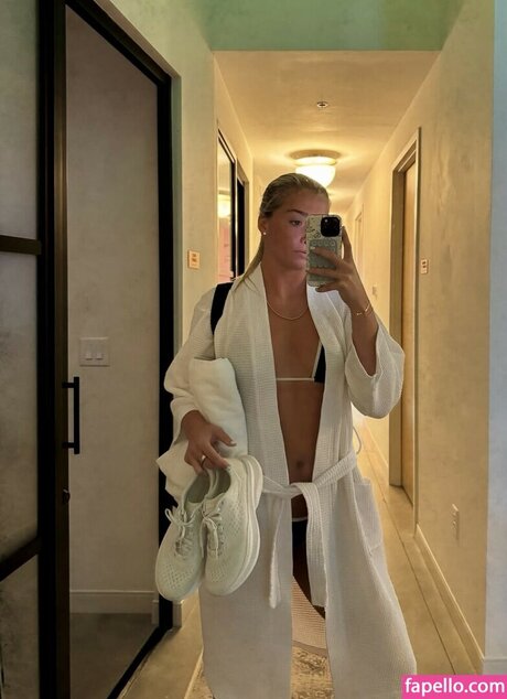 Kaylee Sticker pretty star photos