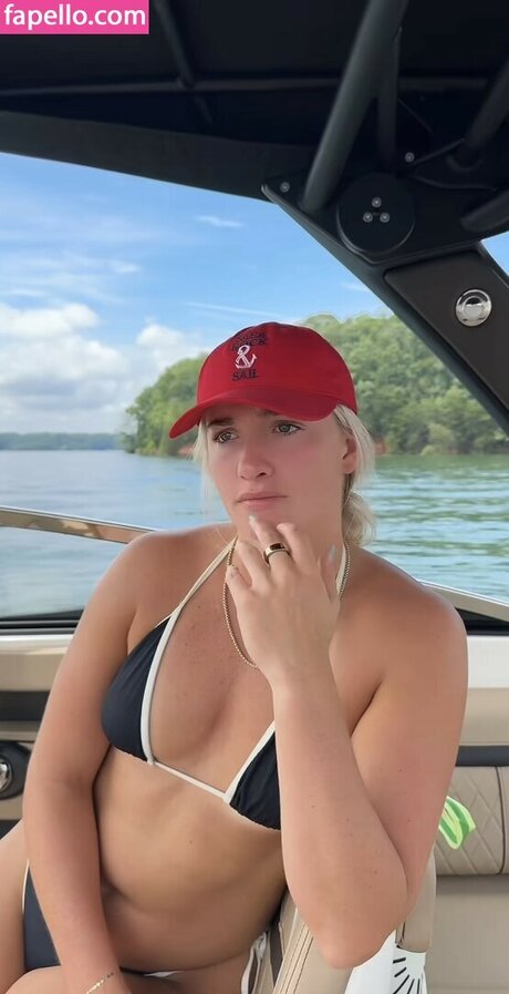 Kaylee Sticker star adult archive