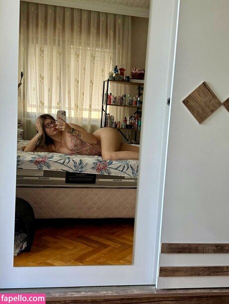 Simge Baranko lu sexy pornstar photos