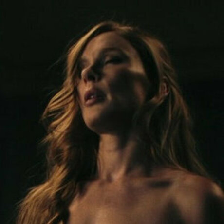 Bella Dayne model free pic