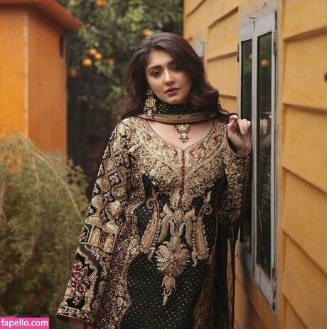 Dur E Fishan nudes model photo